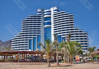 Le Meridien Al Aqah Beach Resort 