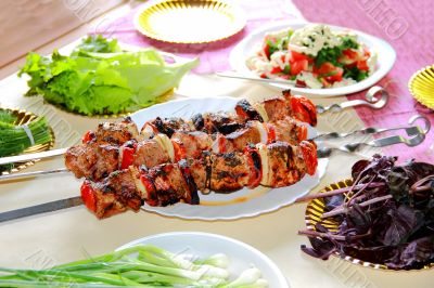 Fried meat, tomato and onion