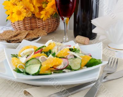 Vitamin salad with pink wine