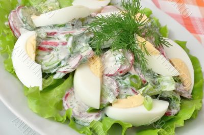 salad with egg