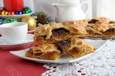 Strudel of apples and jam