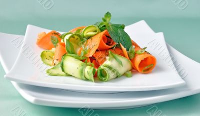Zucchini salad with carrots
