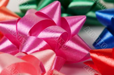 color of gift ribbons