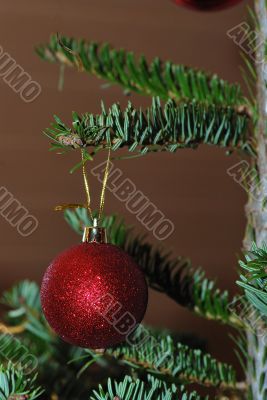 ball on christmas tree
