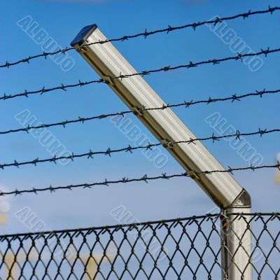 razor wire fence 