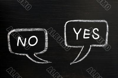 Speech bubbles for Yes and No