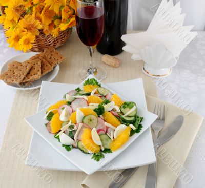 Vitamin salad with pink wine