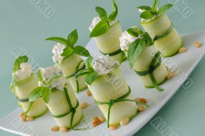 Rolls zucchini