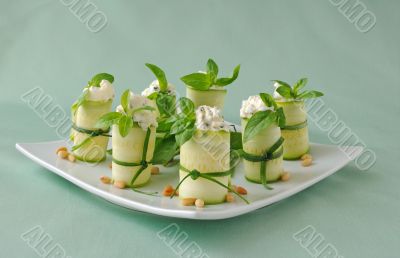 Rolls zucchini