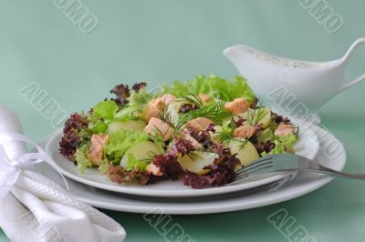 Potato salad with salmon
