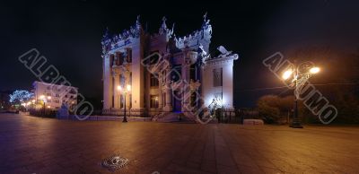 The House with chimeras