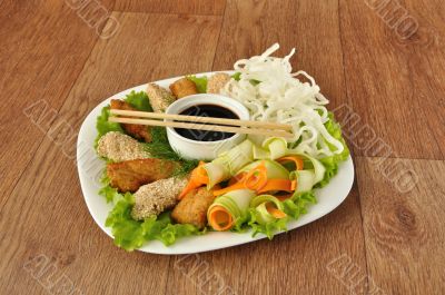 Chicken fillet with rice noodles and vegetables