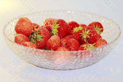  Strawberries 