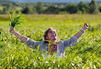 girl screaming in the grass