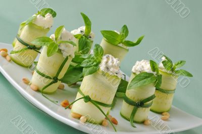 Rolls zucchini