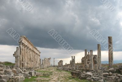 Apamea before a thunder-storm 