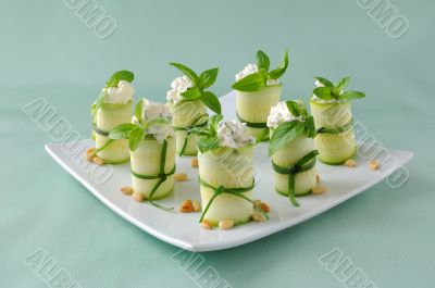 Rolls zucchini