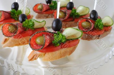 CanapÃ©s with salami