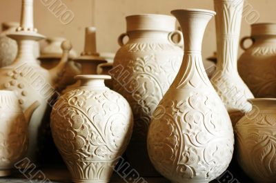 Raw vase and jug