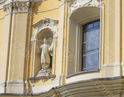 Statue