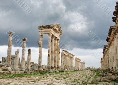 Apamea &ndash; it&rsquo;s a trace of antique power and shine