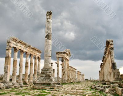Apamea &ndash; it&rsquo;s a trace of antique power and shine