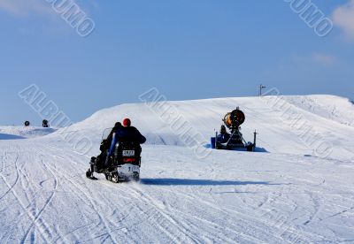device for the production of snow