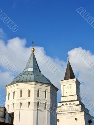 Ugreshsky Monastery wall towers 