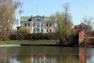 House on the lakes bank