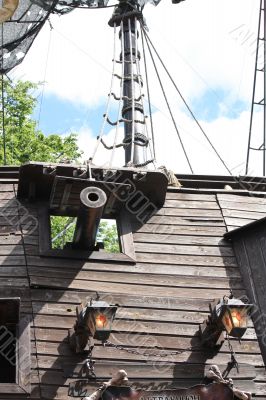 Side of a pirate schooner