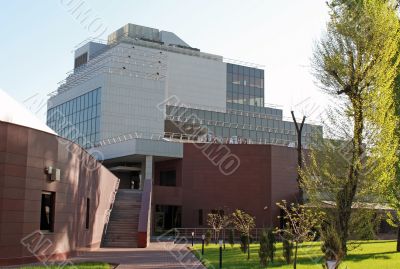 High-tech style building