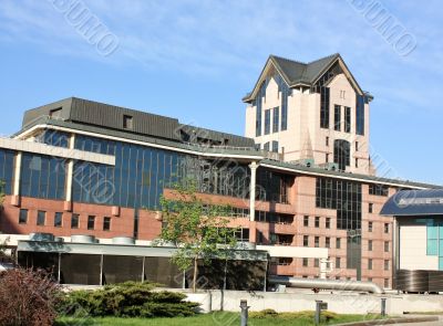 High-tech style building