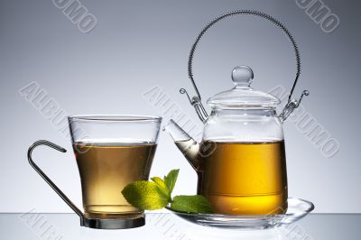 teapot with tea