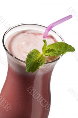 strawberry milkshake with leaves