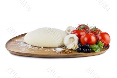 dough tomato black olives mushrooms and garlic cloves