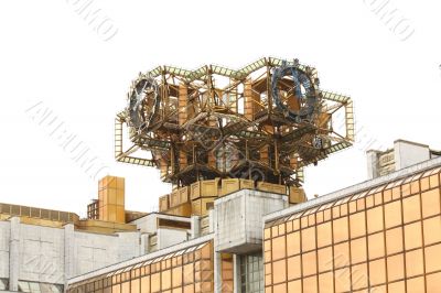 Decorative elements on the roof  of the building