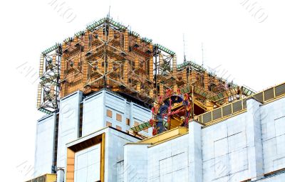 Decorative elements on the roof  of the building