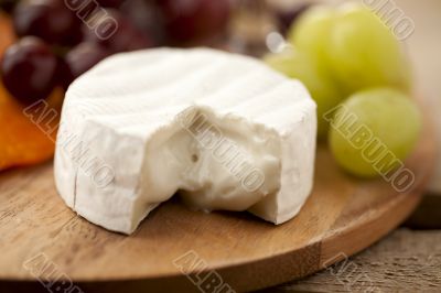 cheese with grapes