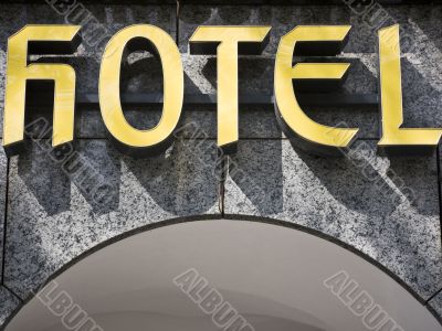 Sign-Hotel-yellow