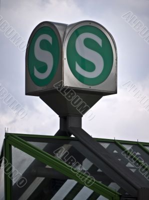 Sign-Light-rail-sky