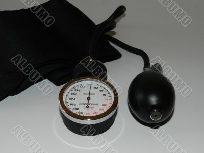 Sphygmomanometer