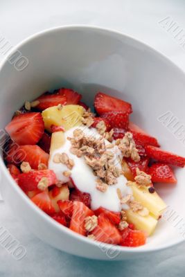 Muesli with fresh fruit