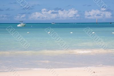 Dickenson Bay, Antigua