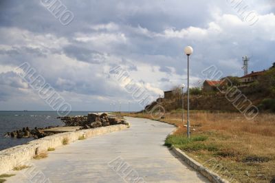 The road along the sea