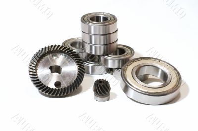 Many bearings of different sizes together. 