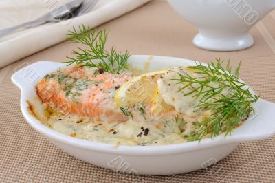 Salmon with cream and lemon sauce