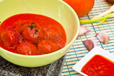 Meatballs with tomato sauce