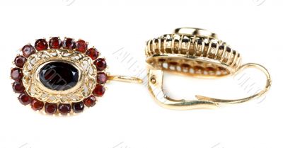 gold earrings with ruby â€‹