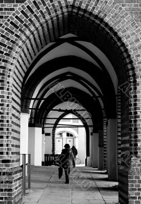 Round arch passage