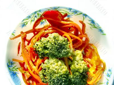 Broccoli salad with carrot